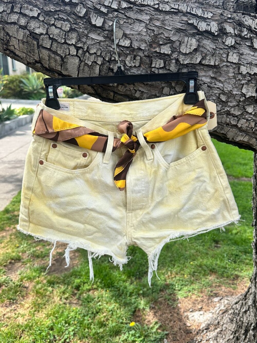 Levi’s 501 High Rise Shorts with Vintage Scarf | Yellow | 26